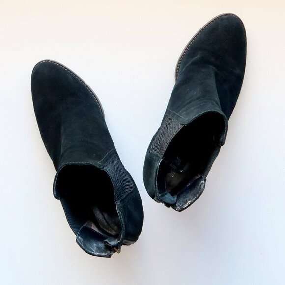 Aquatalia Black Suede Leather Block Heel Chelsea Ankle Boots / Booties Size 9.5 - Picture 13 of 16